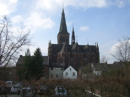 Viersen-Dülken : Ostwall, Blick auf die Kath. St. Pfarrkirche St. Cornelius